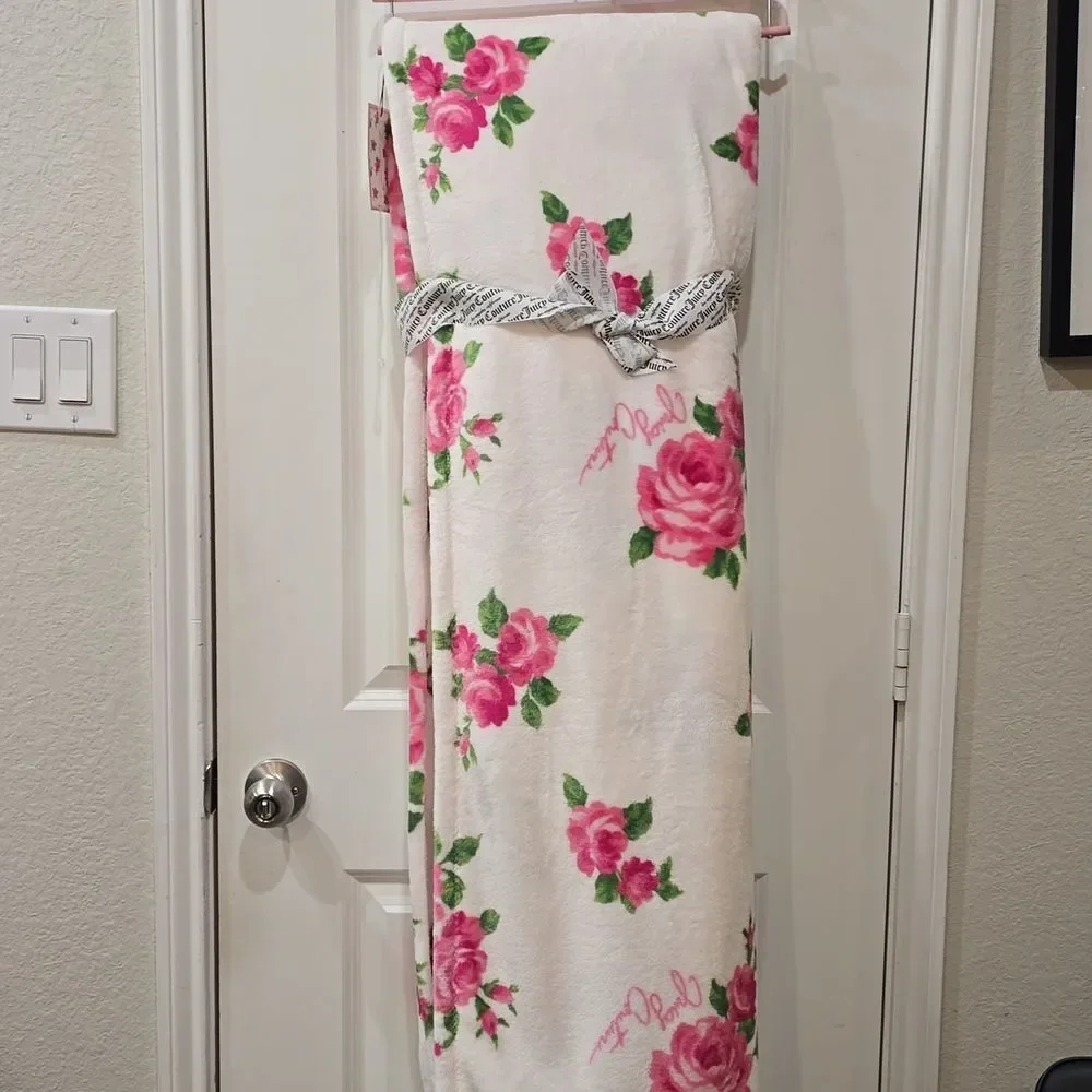 Juicy Couture‎ Home Plush King Size Floral Throw Blanket